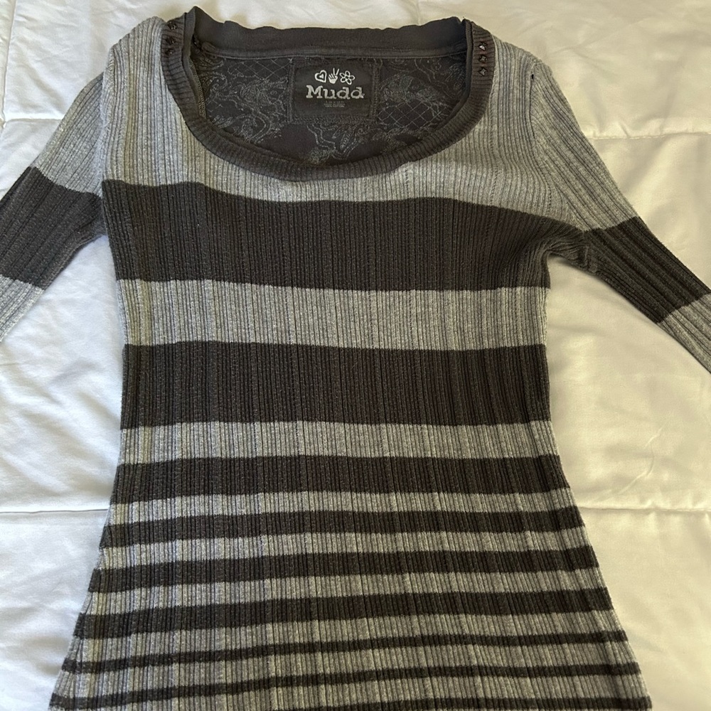 grey black mudd long sleeve